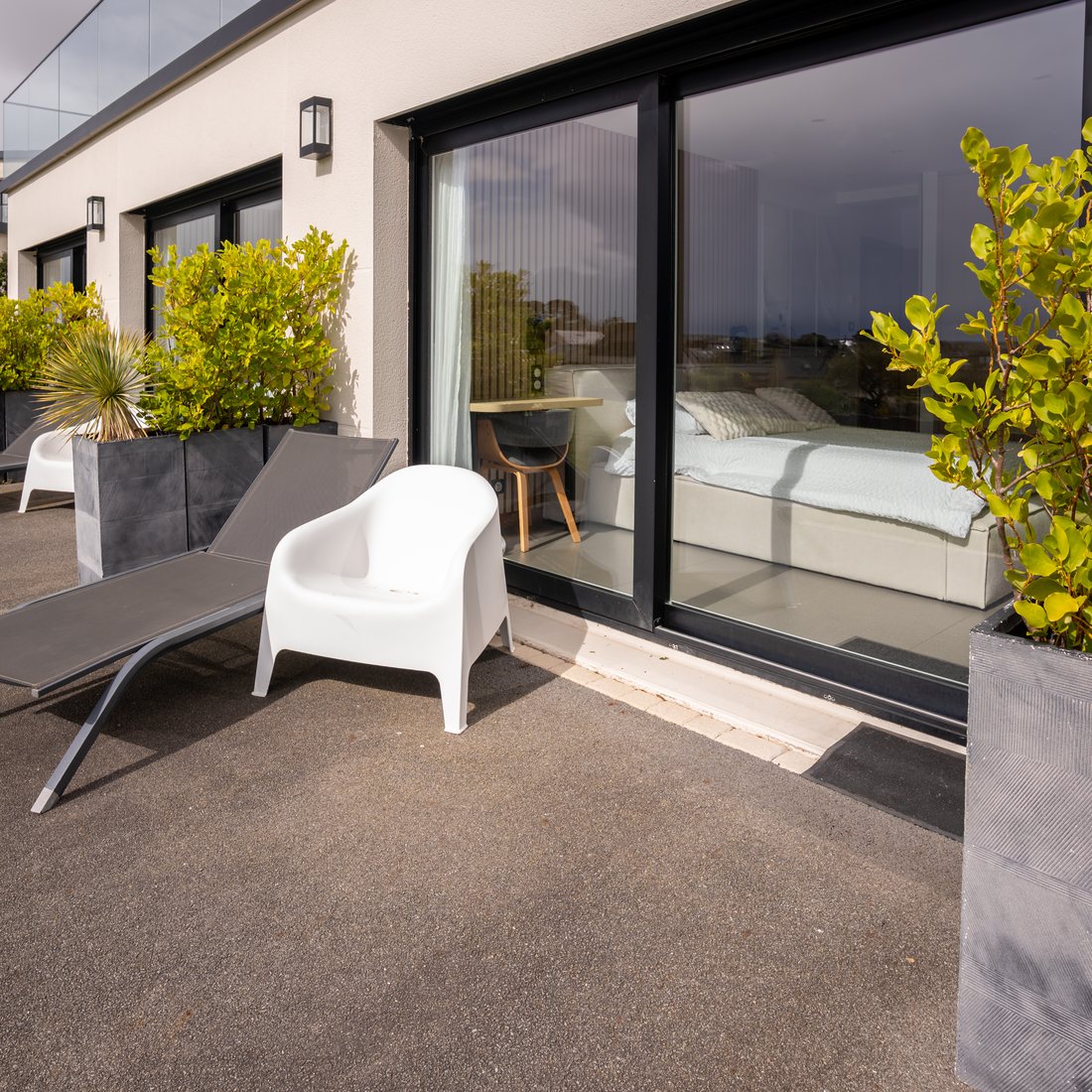 Terrasse privative avec accès direct au jardin