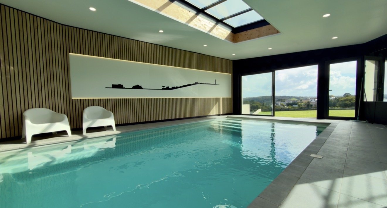 Piscine chauffée, lumière du matin